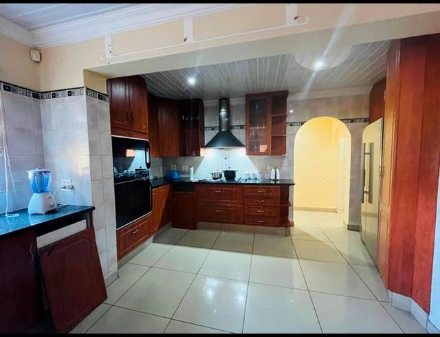 5 BEDROOM HOUSE FOR SALE IN NEW STATE AREA